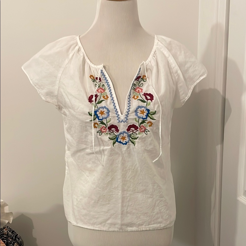Embroidered White Floral Women's Top